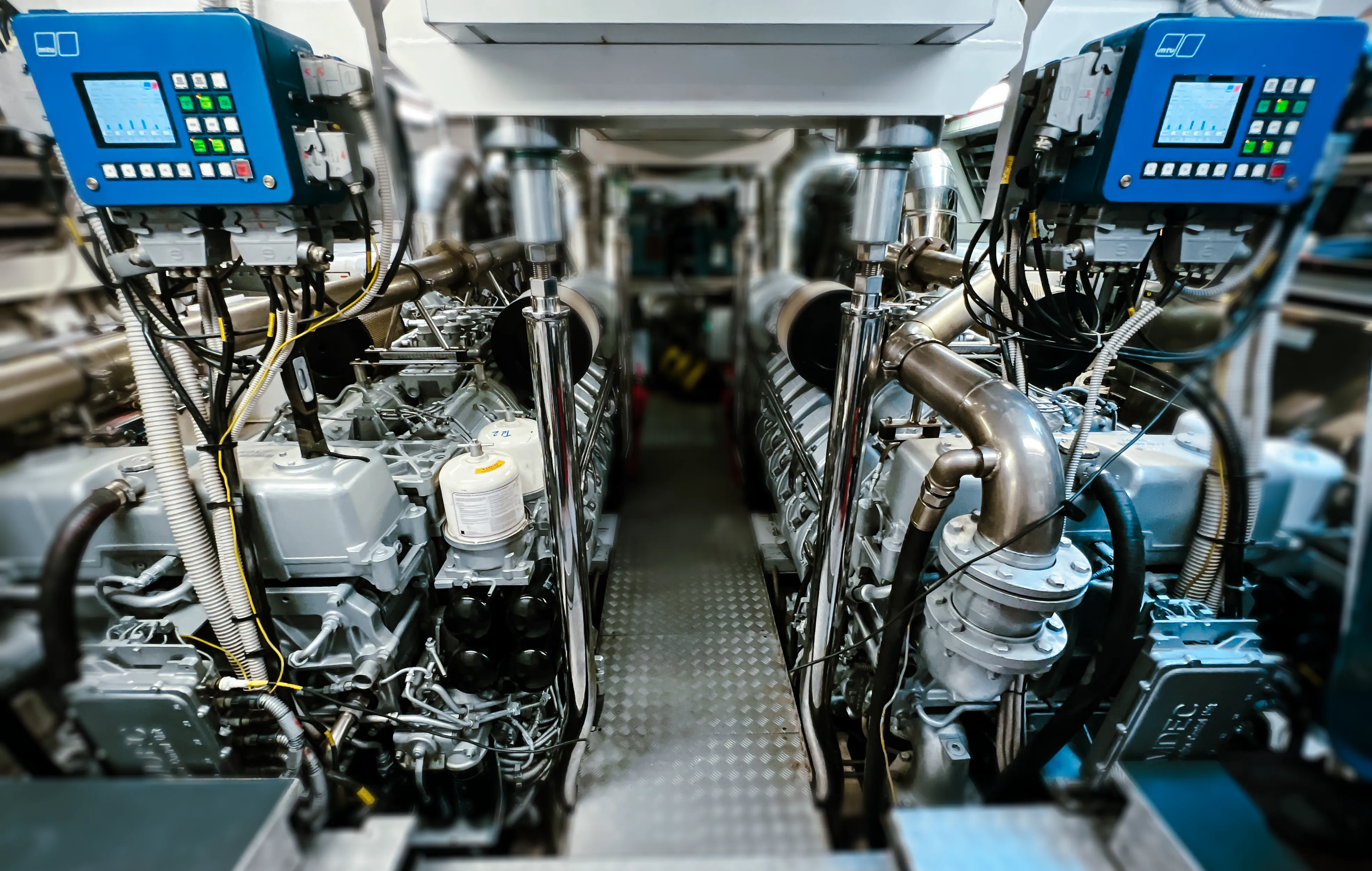 two Mtu engines